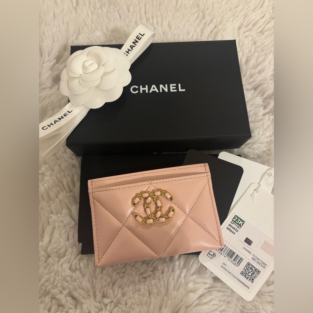 Chanel 19 Card Holder - Light Pink